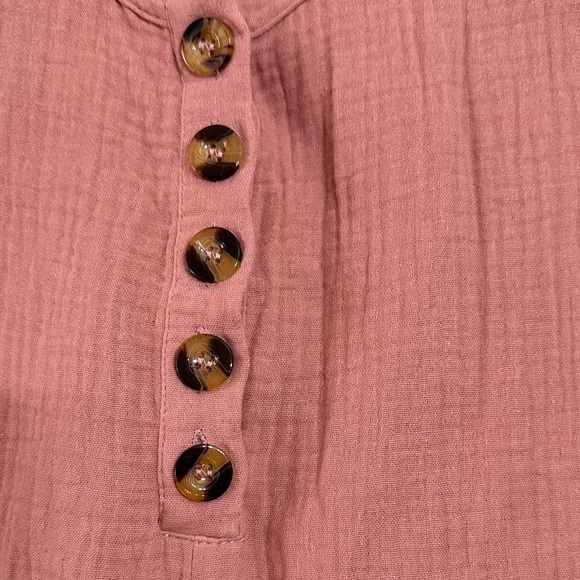 SHEIN Pink Textured Fabric Romper Large (8/10) P2P 19” and Length 3” - Picture 5 of 6